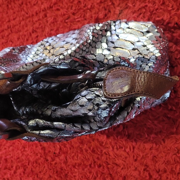 Python 🐍 Silver Snakeskin Shoulder Bag - Picture 3 of 9